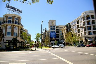 Americana Entrance on Brand Blvd